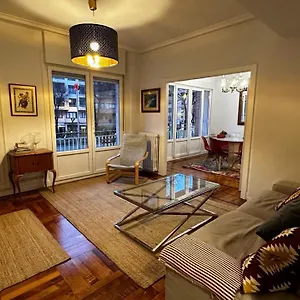Fantástico En El Centro De Bilbao